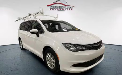 2022 Chrysler Voyager LX