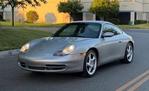 2000 Porsche 911 Carrera