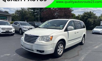 2010 Chrysler Town AND Country RT