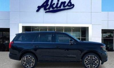 2027 Ford Expedition Active