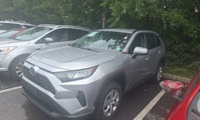 2020 Toyota RAV4 LE