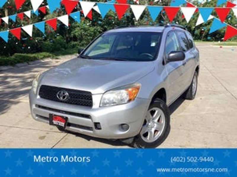 2007 Toyota RAV4 — a typically priced live listing