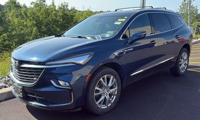 2023 Buick Enclave Essence