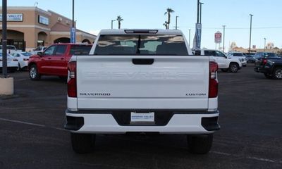 2022 Chevrolet Silverado Custom