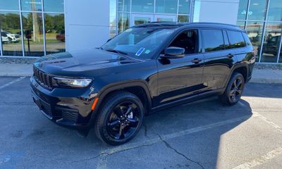 2023 Jeep Grand Cherokee L Laredo Altitude
