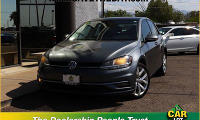 2019 Volkswagen Golf S SE