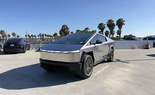 2024 Tesla Cybertruck Base