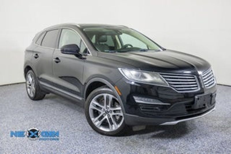 2016 Lincoln MKC — a typically priced live listing