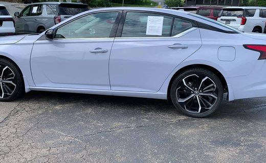 2025 Nissan Altima SR