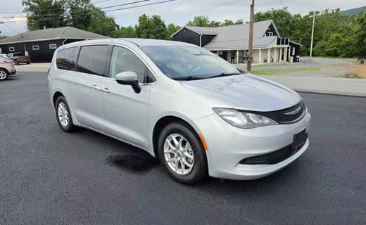 2022 Chrysler Voyager LX