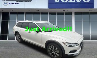 2025 Volvo V90CC Plus