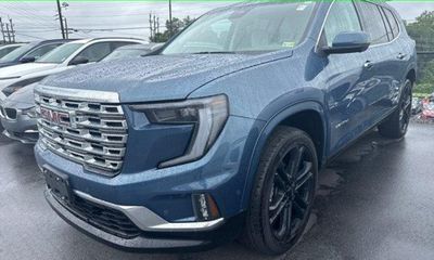 2025 GMC Acadia Denali