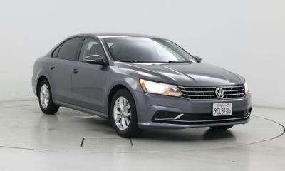 2018 Volkswagen Passat S R Line
