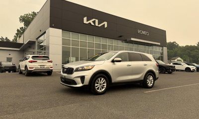 2019 Kia Sorento L LX S