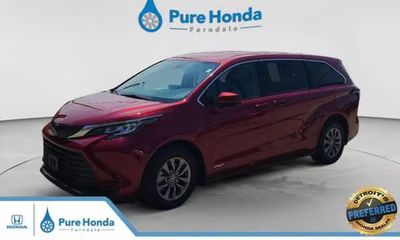 2021 Toyota Sienna LE