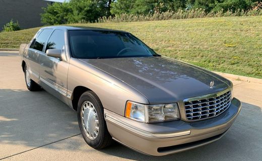 1999 Cadillac Deville Base