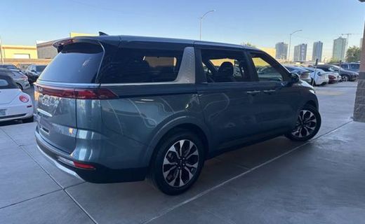 2024 Kia Carnival EX