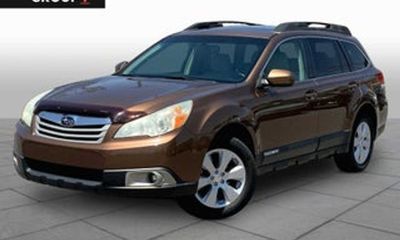 2011 Subaru Outback Premium M R
