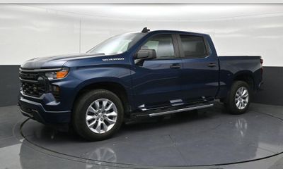 2023 Chevrolet Silverado Custom