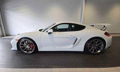 2016 Porsche Cayman GT4