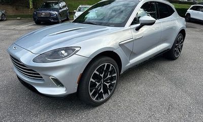 2021 Aston Martin DBX