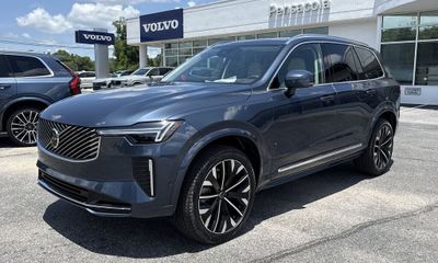 2026 Volvo XC90 Ultra Bright