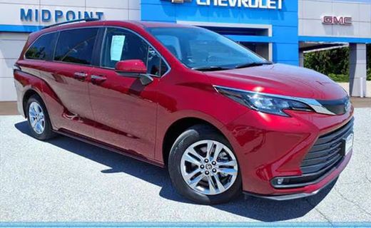 2025 Toyota Sienna XLE