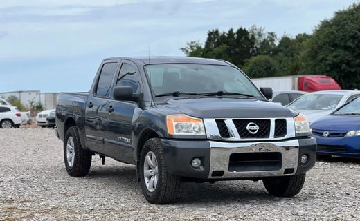 2012 Nissan Titan SV