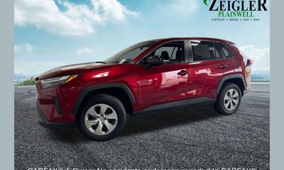 2023 Toyota RAV4 LE