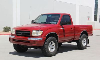 2000 Toyota Tacoma Deluxe