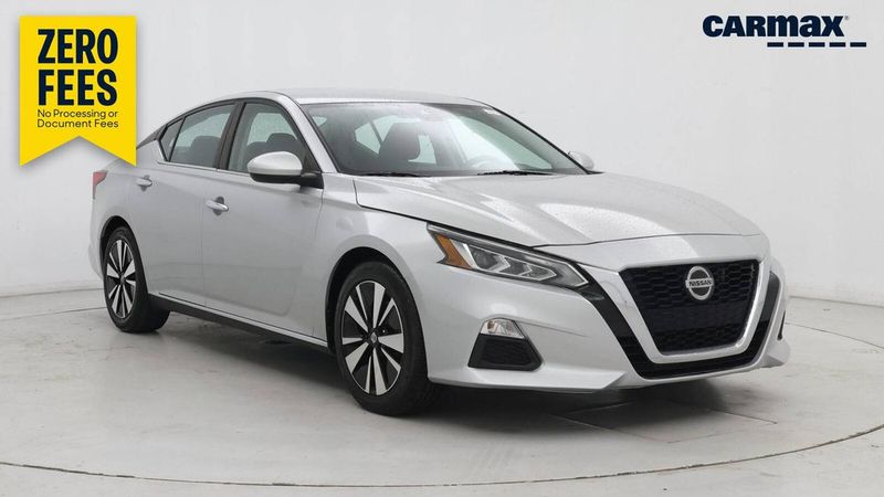 2022 Nissan Altima — a typically priced live listing