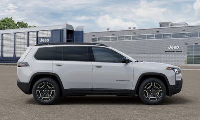 2026 Jeep Cherokee Base