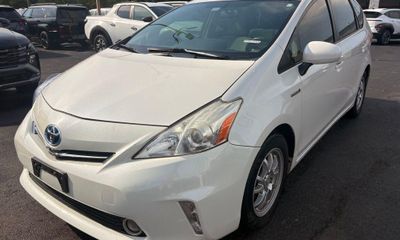 2013 Toyota Prius V TWO