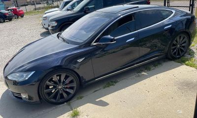 2013 Tesla Model S W DC Fast