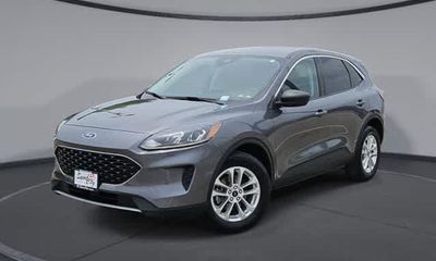 2022 Ford Escape SE Fhev