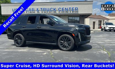 2024 Cadillac Escalade Sport