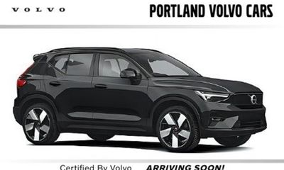 2023 Volvo XC40 Ultimate Dark