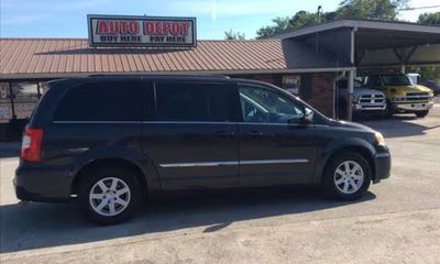 2011 Chrysler Town AND Country Touring L