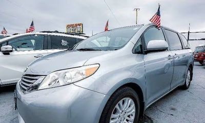 2017 Toyota Sienna LTD Premium XLE