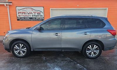 2020 Nissan Pathfinder SV