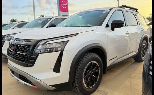 2026 Nissan Pathfinder SV