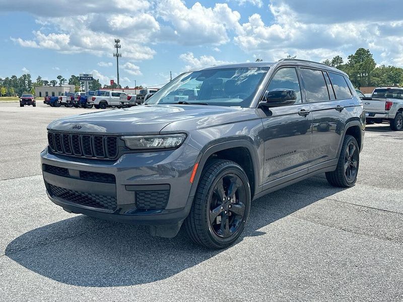 2023 Jeep Grand Cherokee L — a typically priced live listing