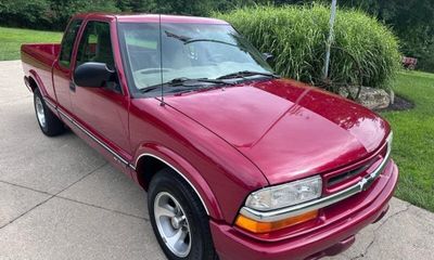 1999 Chevrolet S-10 Pickup LS