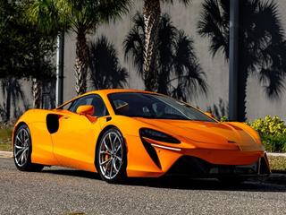 2025 McLaren Artura