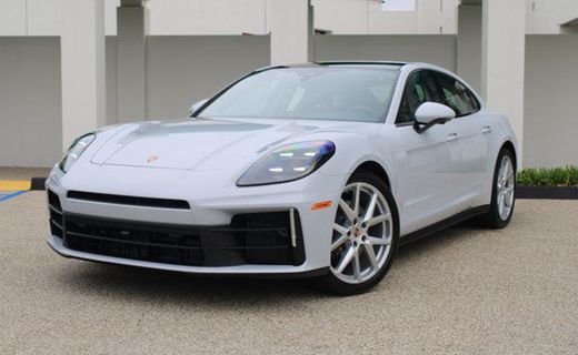 2026 Porsche Panamera