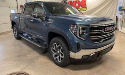 2024 GMC Sierra SLT