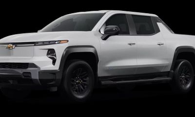 2026 Chevrolet Silverado 8WT