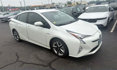 2017 Toyota Prius TWO ECO Three