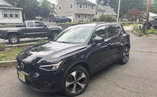 2023 Volvo XC40 Plus Dark