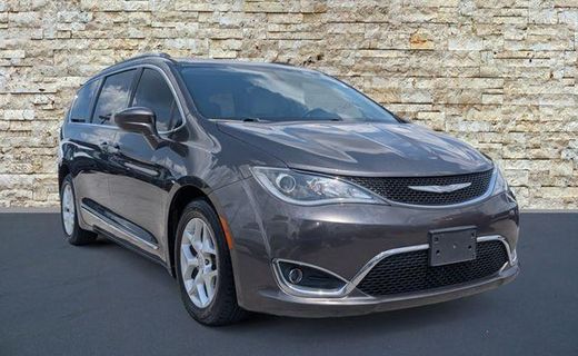 2017 Chrysler Pacifica Touring L Plus